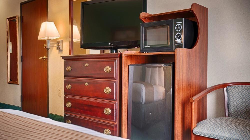 Best Western Plus Midwest City Inn & Suites Esterno foto