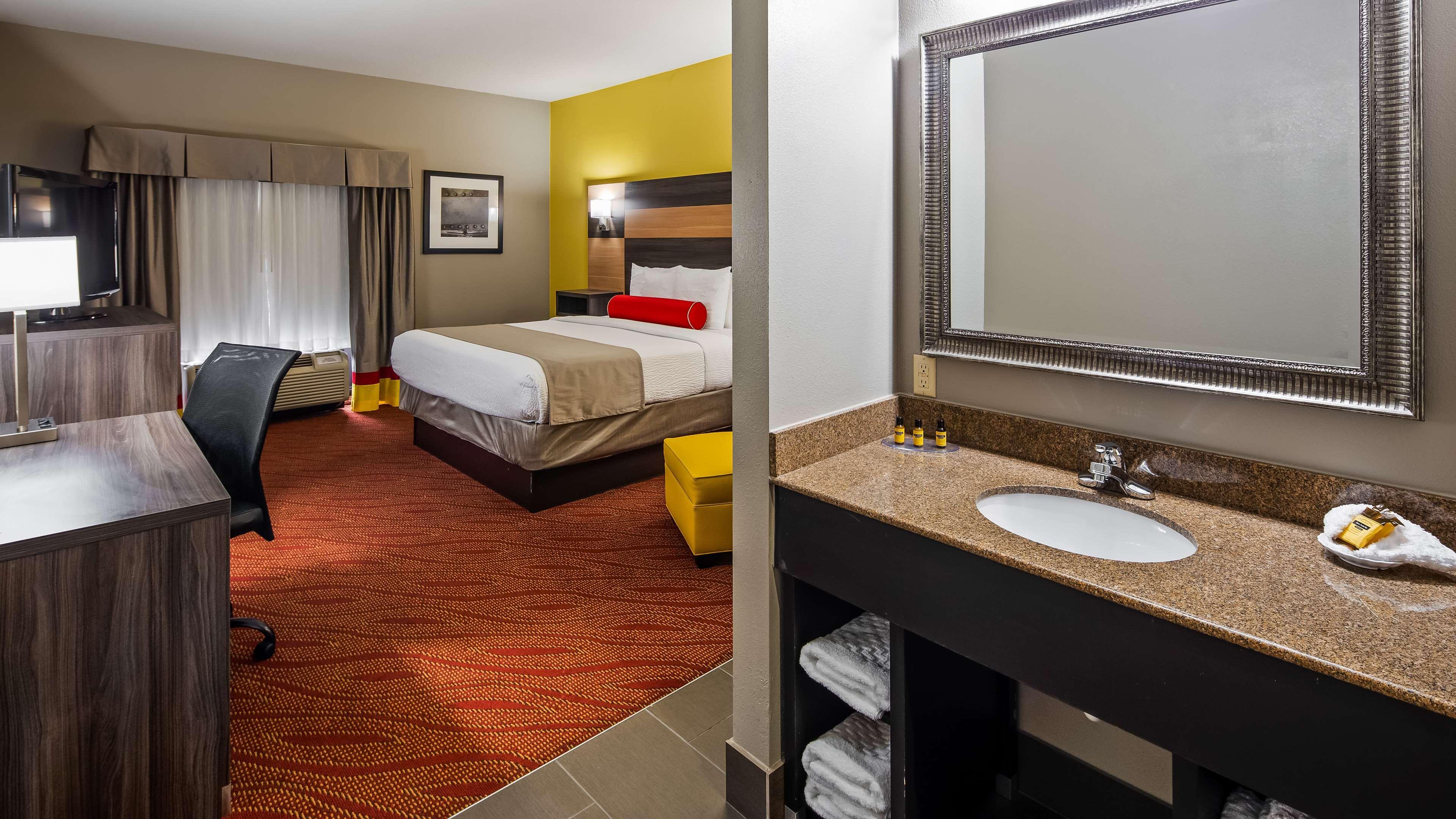 Best Western Plus Midwest City Inn & Suites Esterno foto