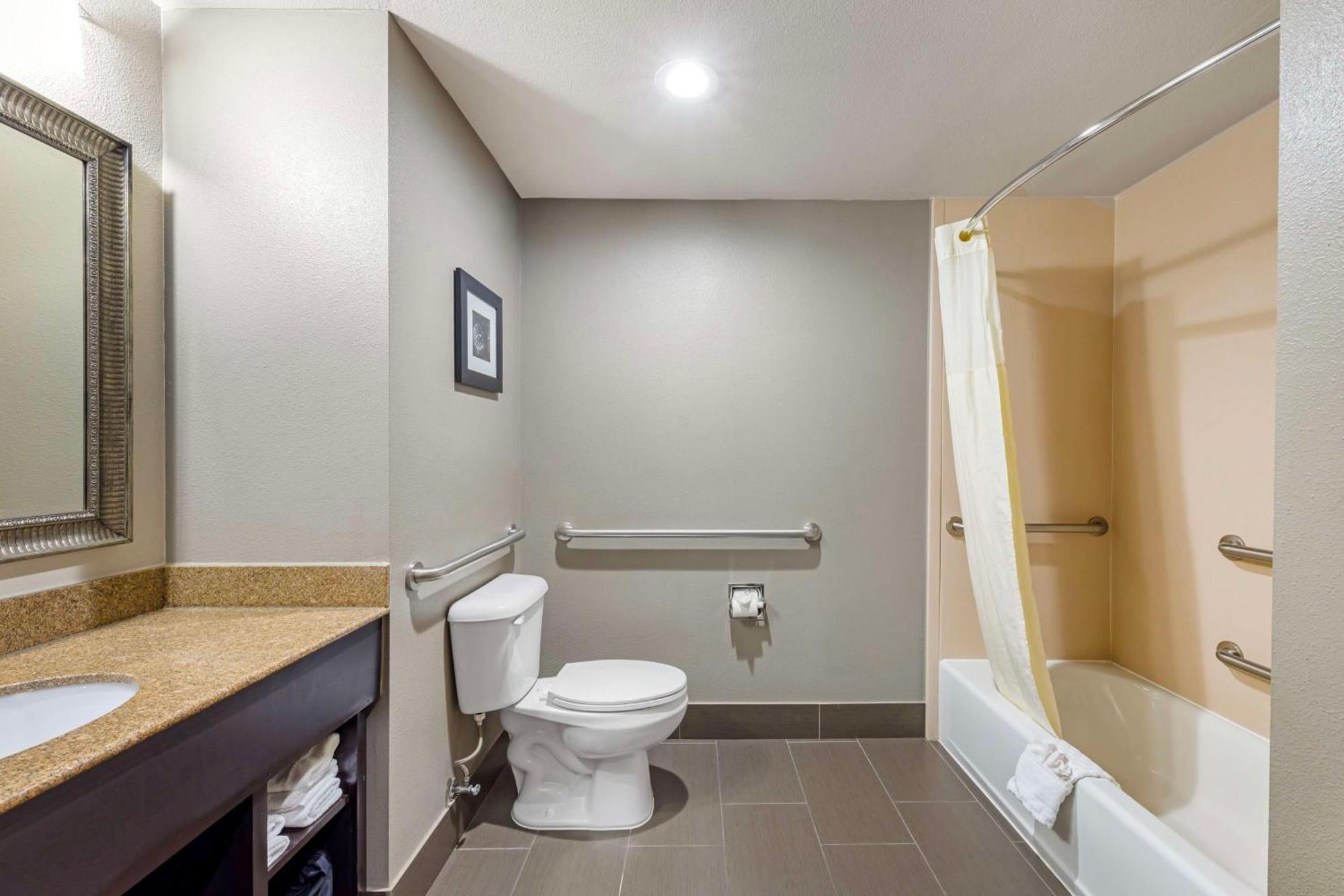Best Western Plus Midwest City Inn & Suites Esterno foto