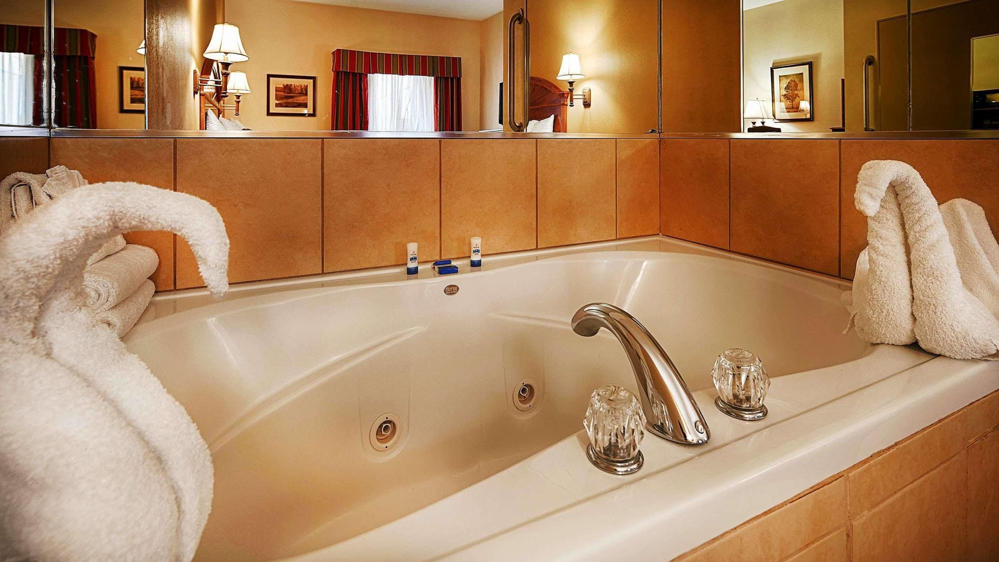 Best Western Plus Midwest City Inn & Suites Esterno foto