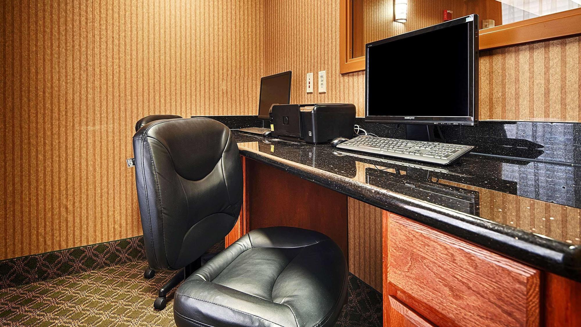 Best Western Plus Midwest City Inn & Suites Esterno foto